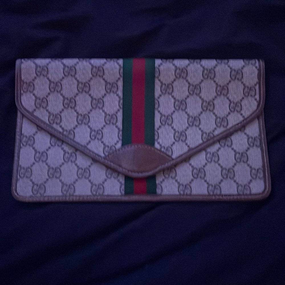 vintage gucci envelope clutch